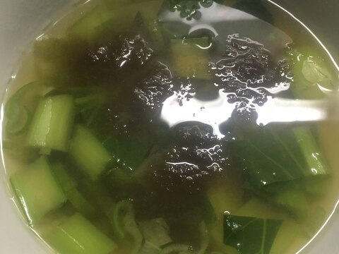 小松菜、ねぎ、とろろ昆布の味噌汁